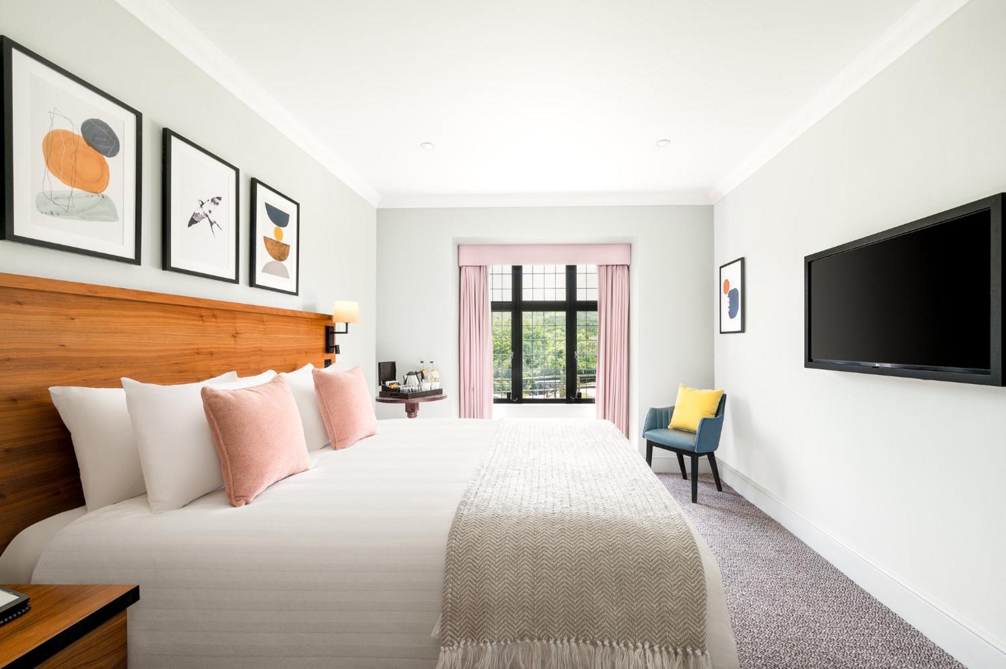Voco Lythe Hill Hotel & Spa By Ihg هزلمر المظهر الخارجي الصورة